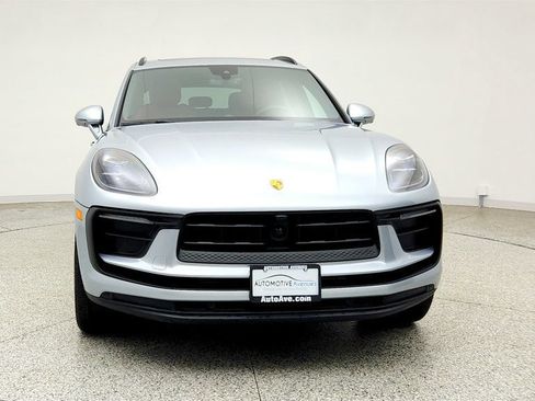Used 2025 Porsche Macan AWD/4WD image 2