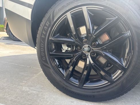 Used 2024 Land Rover Range Rover Velar S image 7