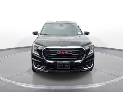 Used 2024 GMC Terrain SLE FWD image 3