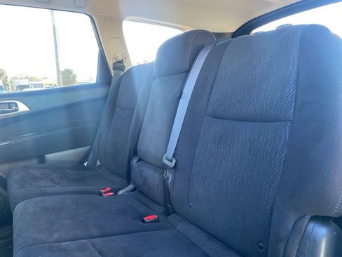 Used 2016 Nissan Pathfinder S image 11