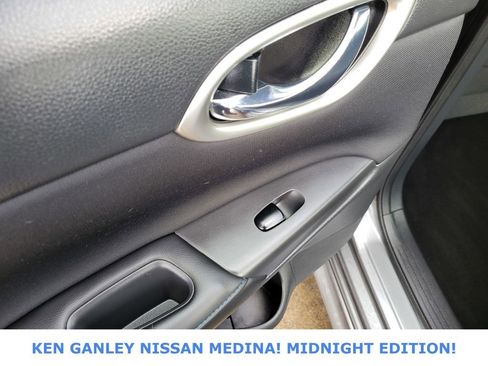 Used 2018 Nissan Sentra SR w/ SR Midnight Edition Package image 40