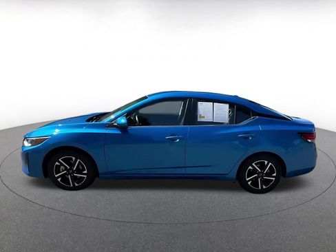 Used 2025 Nissan Sentra SV FWD image 9