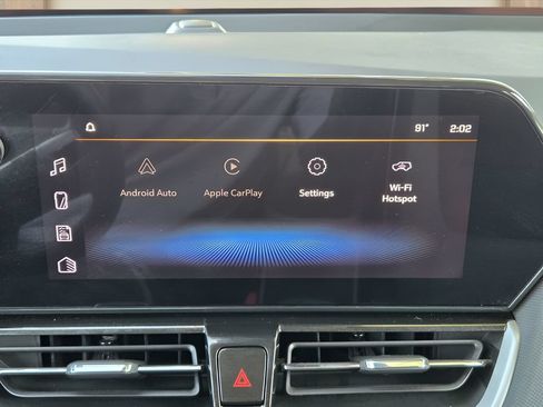 Used 2024 Chevrolet TrailBlazer LT w/ LT Cold Weather Package FWD image 15