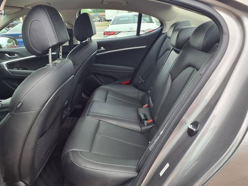 Used 2025 Genesis G70 2.5T image 18