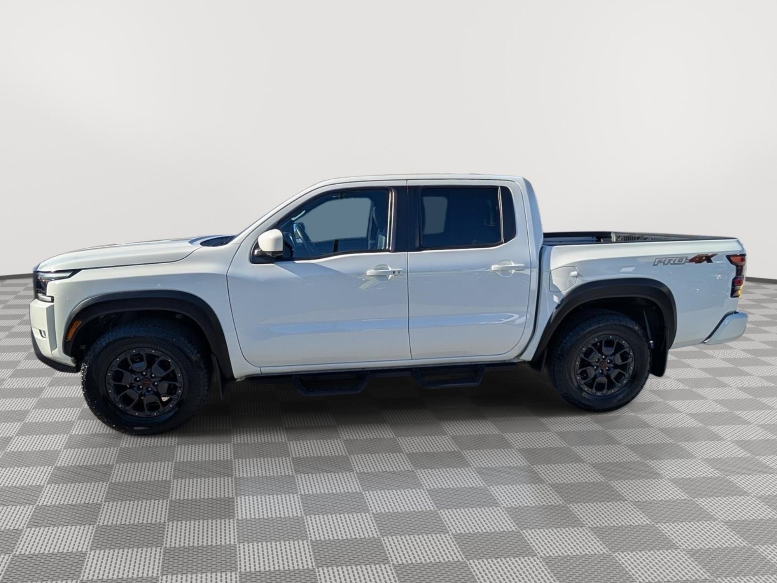 Used 2022 Nissan Frontier PRO-4X w/ Pro-4X Premium Package AWD/4WD image 2