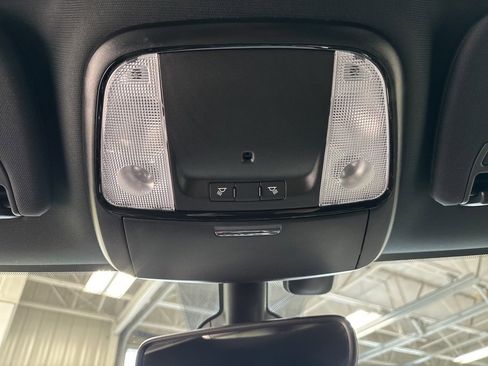 Used 2024 Dodge Durango SXT w/ 3rd Row Seating Group image 15