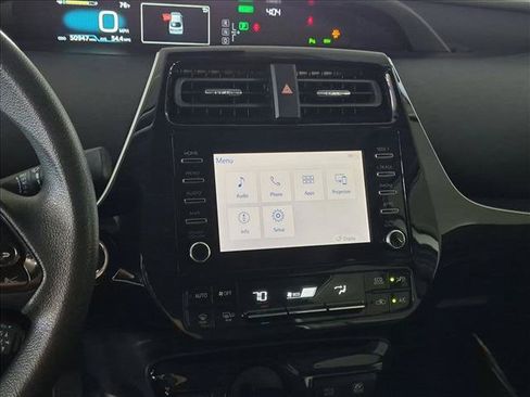 Used 2020 Toyota Prius LE FWD image 12