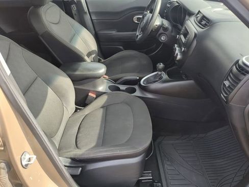Used 2015 Kia Soul image 18