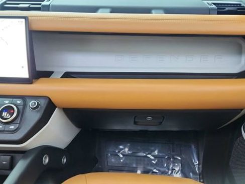 Used 2024 Land Rover Defender 110 SE image 39