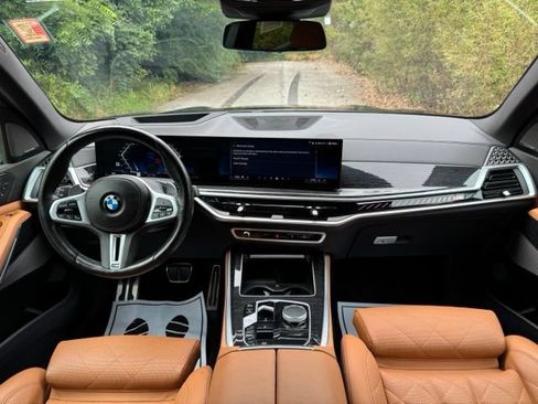 Used 2024 BMW X5 M60i AWD/4WD image 21