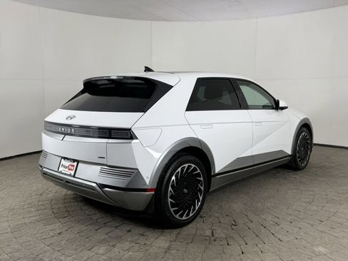 Used 2024 Hyundai Ioniq 5 Limited image 9