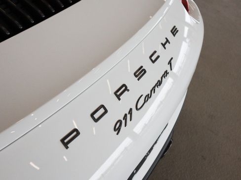 Used 2018 Porsche 911 Carrera T RWD image 31