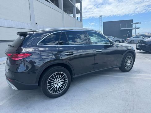 Used 2026 Mercedes-Benz GLC 300 image 3