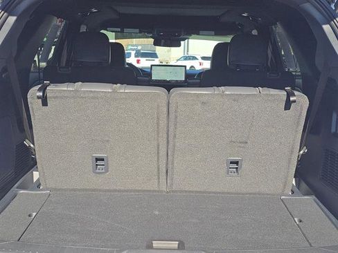 Used 2025 Ford Explorer ST image 12