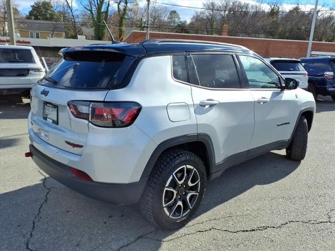 Used 2025 Jeep Compass Trailhawk w/ Trailhawk Elite Group image 4