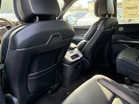 New 2025 Lincoln Navigator Reserve w/ Jet Appearance Package image 17