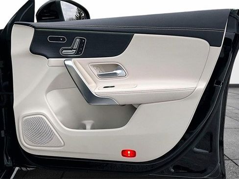 Certified 2025 Mercedes-Benz CLA 250 4MATIC image 31