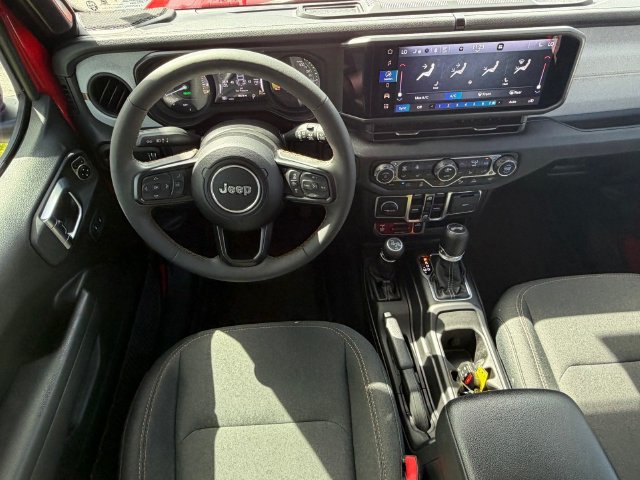 Used 2024 Jeep Wrangler Unlimited AWD/4WD image 15