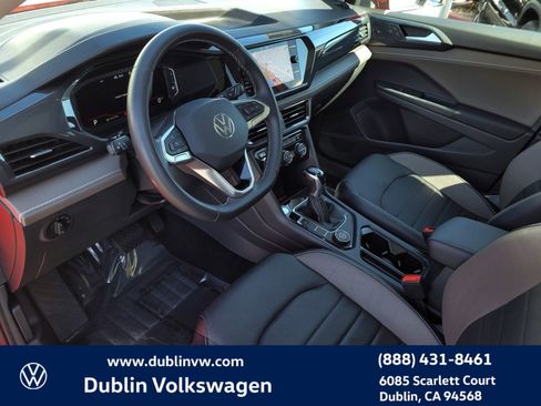 Used 2022 Volkswagen Taos SEL image 9