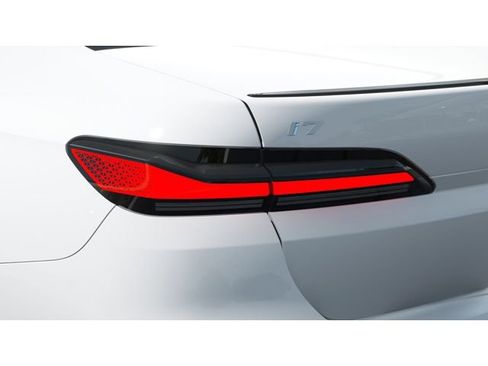 New 2026 BMW i7 eDrive50 w/ M Sport Package image 8