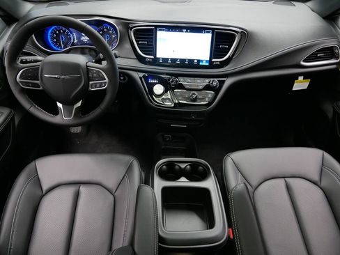 New 2026 Chrysler Pacifica Select image 15
