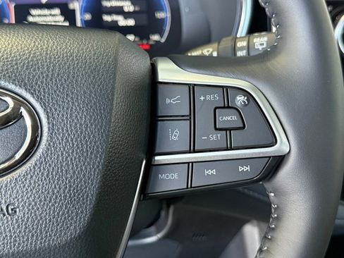 New 2026 Toyota Highlander Platinum image 22