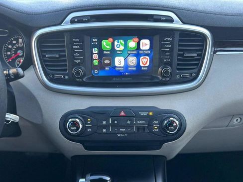 Used 2018 Kia Sorento FWD image 30