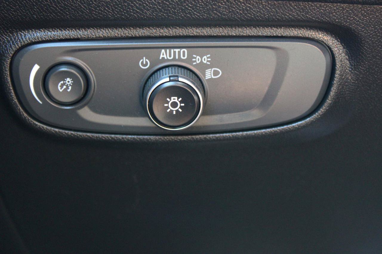 Used 2020 Chevrolet Equinox LT FWD image 28