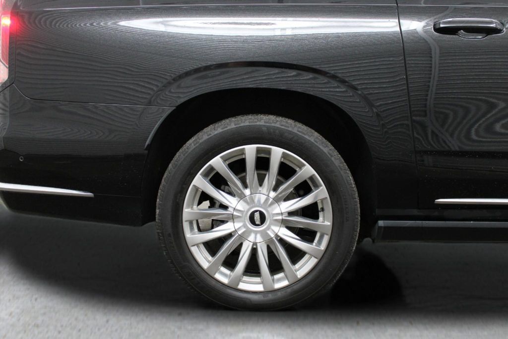 Used 2023 Cadillac Escalade ESV Premium Luxury w/ Performance Package AWD/4WD image 12