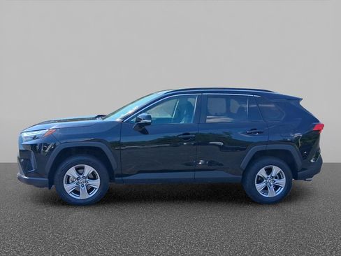 Used 2025 Toyota RAV4 XLE AWD/4WD image 3