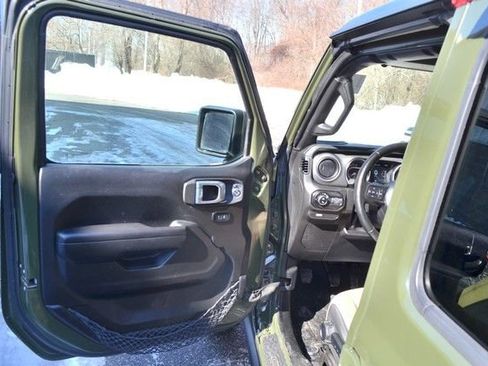 Used 2021 Jeep Gladiator Willys image 15