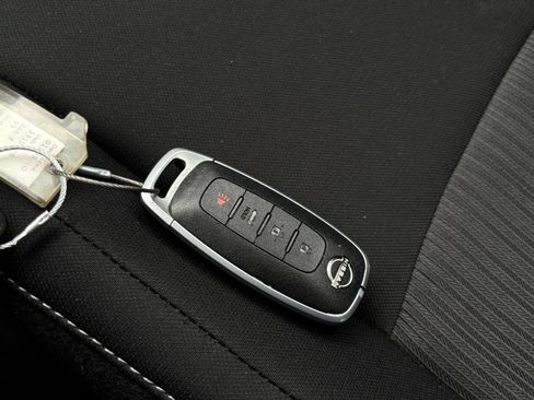 Used 2025 Nissan Sentra SV FWD image 18