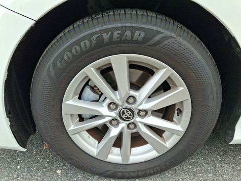 Used 2025 Toyota Camry LE image 9