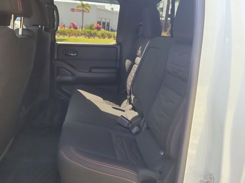 Used 2025 Nissan Frontier PRO-4X w/ Pro Convenience Package image 15