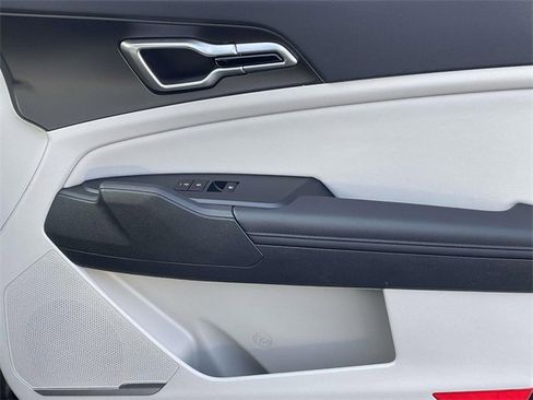New 2026 Kia Sportage EX image 12