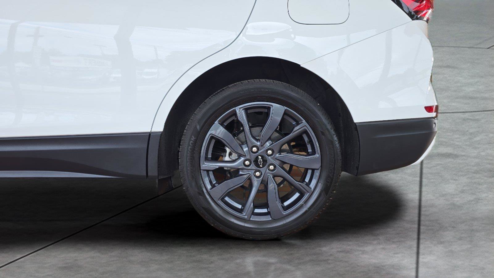 Used 2024 Chevrolet Equinox RS FWD image 30