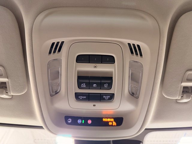 Used 2023 Buick Envision Avenir AWD/4WD image 41