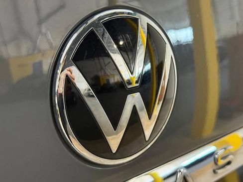 Used 2020 Volkswagen Atlas Cross Sport SE w/ Panoramic Sunroof Package image 15