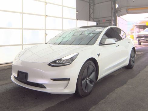 Used 2020 Tesla Model 3 Long Range image 1