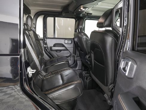 Used 2023 Jeep Gladiator Overland image 11