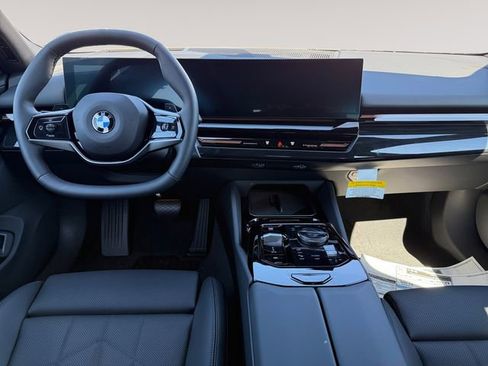 New 2026 BMW 530i xDrive w/ Premium Package AWD/4WD image 10