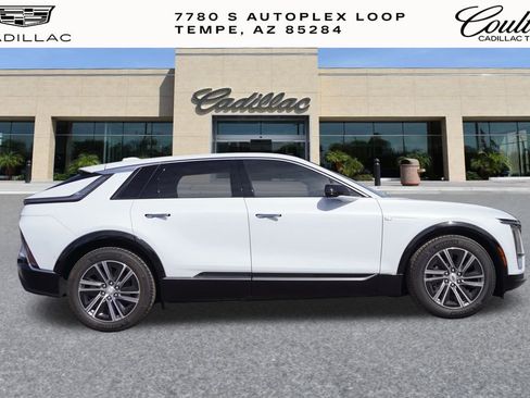 New 2026 Cadillac Lyriq Luxury image 2