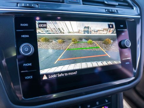 Used 2022 Volkswagen Tiguan SEL R-Line image 30