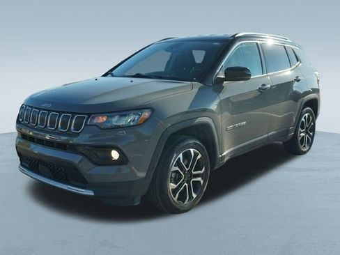 Used 2022 Jeep Compass Limited image 3