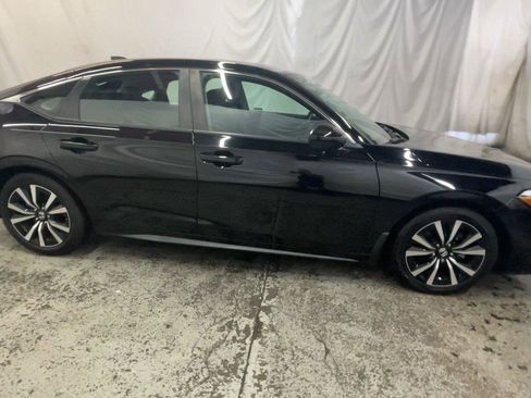 Used 2024 Honda Civic EX-L image 4