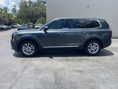 Used 2022 Kia Telluride LX AWD/4WD image 2