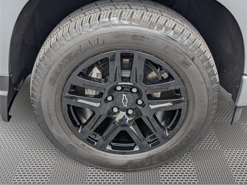 Used 2025 Chevrolet Silverado 1500 Custom w/ Rally Edition AWD/4WD image 12