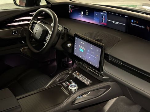 New 2026 Lincoln Nautilus Reserve AWD/4WD image 10