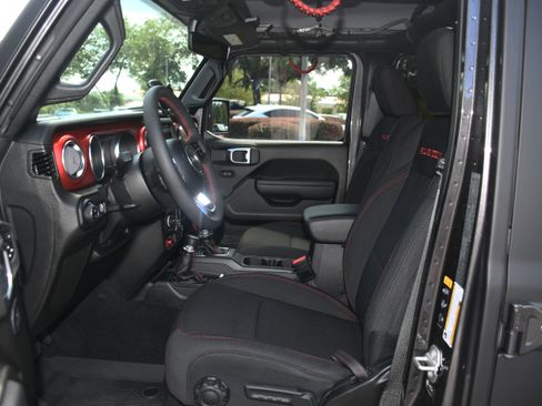 Used 2023 Jeep Gladiator Rubicon w/ LED Lighting Group image 7