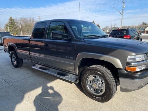 Used 2000 Chevrolet Silverado 2500 LS image 8
